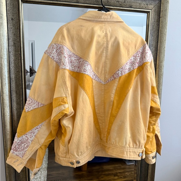 Isabel Marant Pale Yellow Denim Jacket with Contrast Stitching - Picture 7 of 10